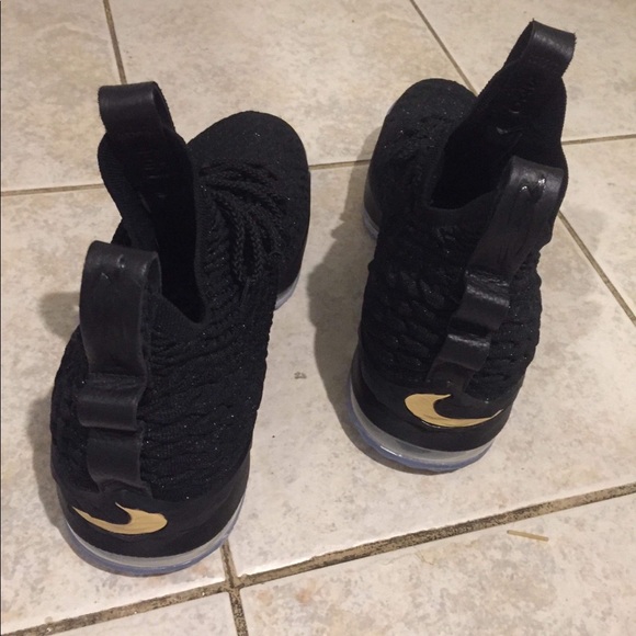 Nike Lebrun 15 - Picture 3 of 3